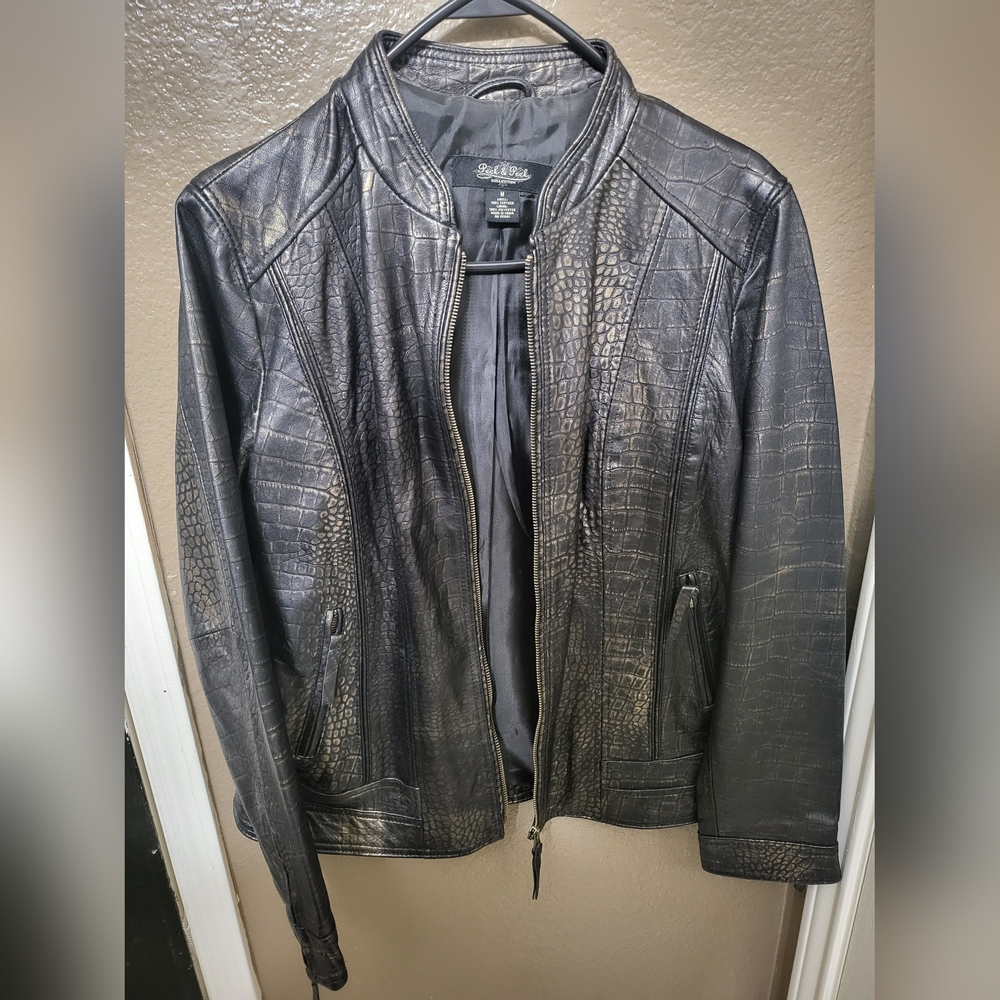 Peck & Peck Black/Gold Leather jacket